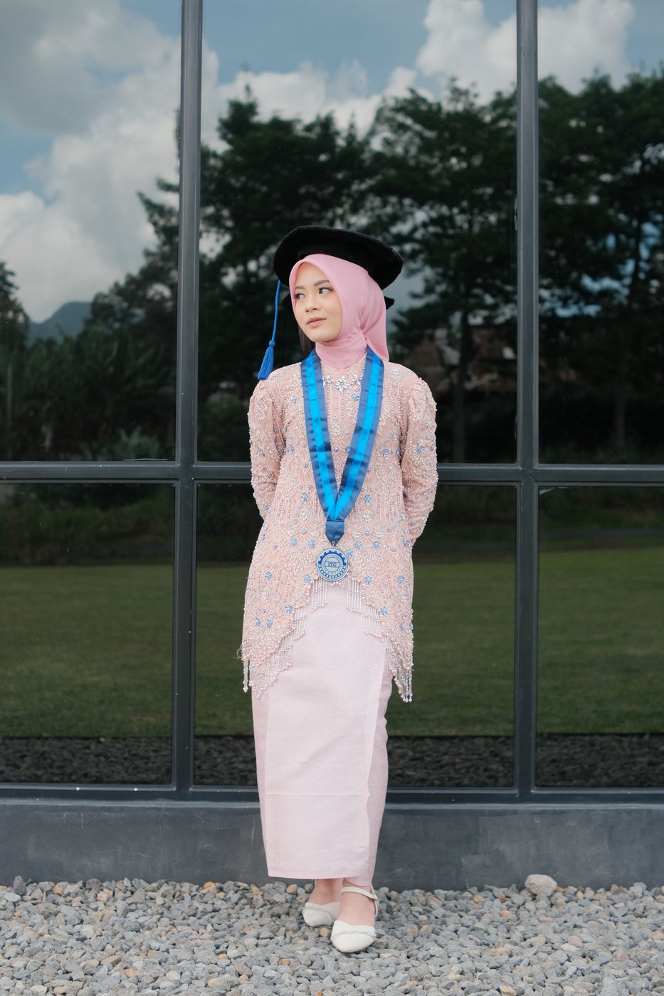 Sesi foto wisuda klien Popotoan